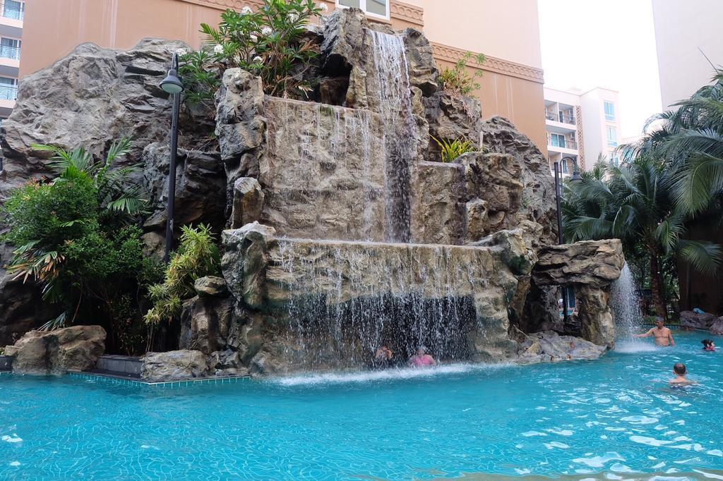 Atlantis Condo Resort Jomtian Pattaya 좀티엔 비치 외부 사진